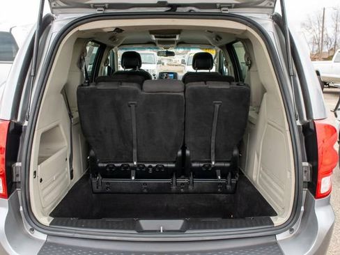 Used 2017 Dodge Grand Caravan SE w/ Power Window Group FWD image 10
