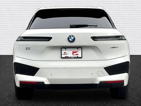 Used 2024 BMW iX xDrive50 w/ Premium Package AWD/4WD image 5