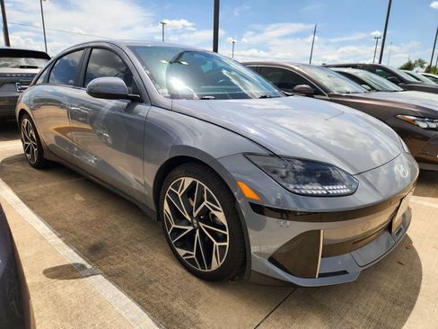Used 2023 Hyundai Ioniq 6 SEL RWD image 2