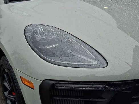 New 2026 Porsche Macan GTS AWD/4WD image 11