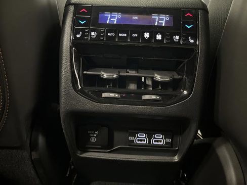 Used 2024 Jeep Grand Cherokee L Summit image 38