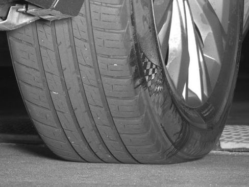 Used 2018 Volkswagen Tiguan S image 12