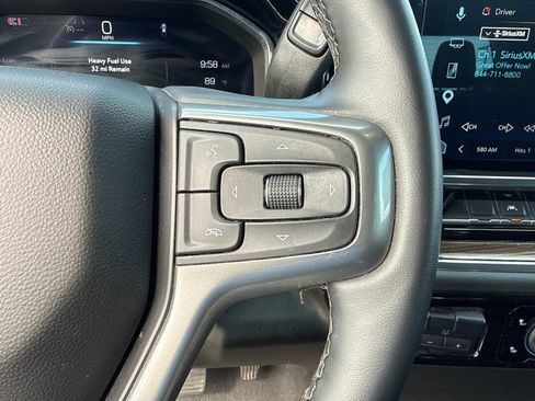 Used 2025 Chevrolet Silverado 1500 LT AWD/4WD image 31