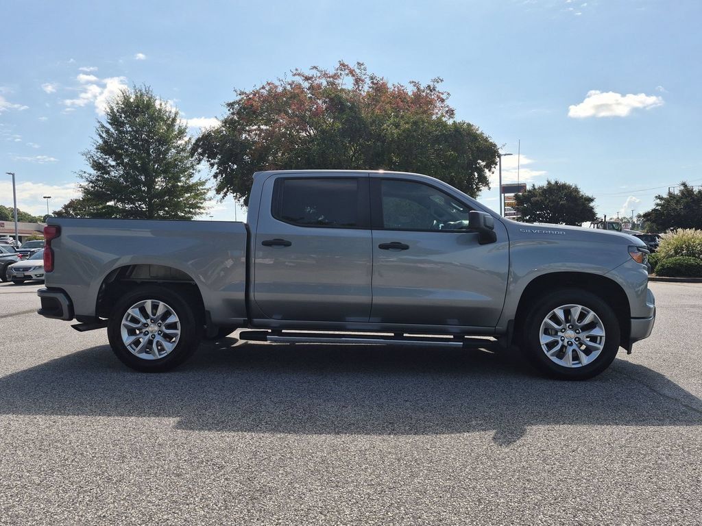 Used 2024 Chevrolet Silverado 1500 Custom RWD image 2