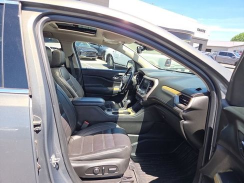 Used 2018 GMC Acadia Denali w/ Technology Package AWD/4WD image 17