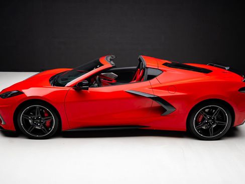 Used 2020 Chevrolet Corvette Stingray Premium Cpe w/ 3LT Preferred Equipment Group RWD image 19