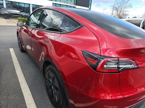 Used 2024 Tesla Model Y Long Range image 9