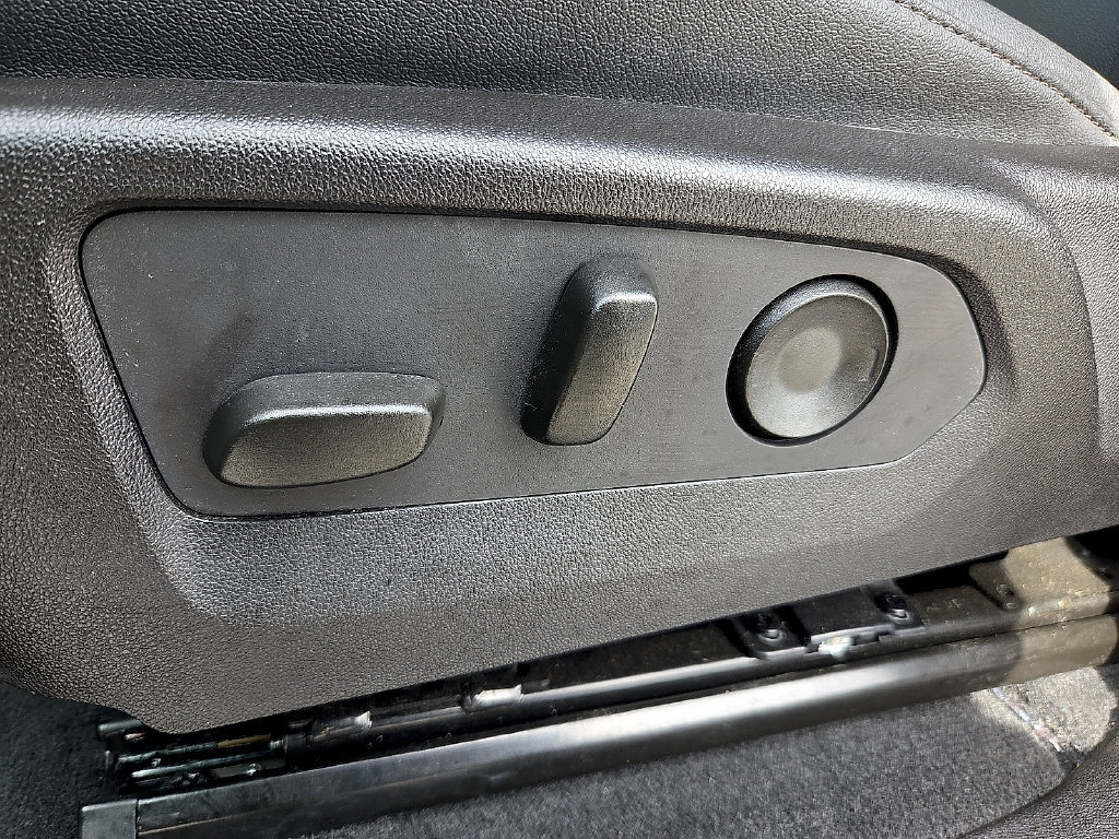 Used 2025 Chevrolet Colorado Trail Boss AWD/4WD image 13