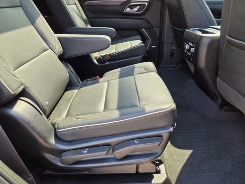 Used 2023 GMC Yukon SLT w/ SLT Premium Package AWD/4WD image 35