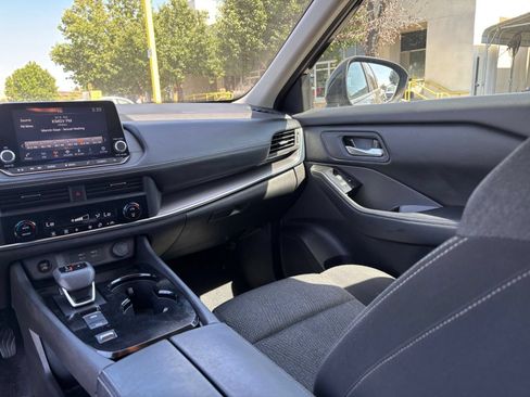 Used 2025 Nissan Rogue SV FWD image 36