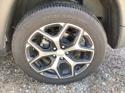 Used 2024 Jeep Compass Latitude image 6