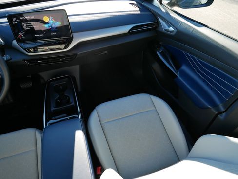 Used 2024 Volkswagen ID.4 S image 11