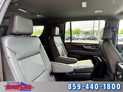 Used 2025 GMC Yukon XL Denali AWD/4WD image 42