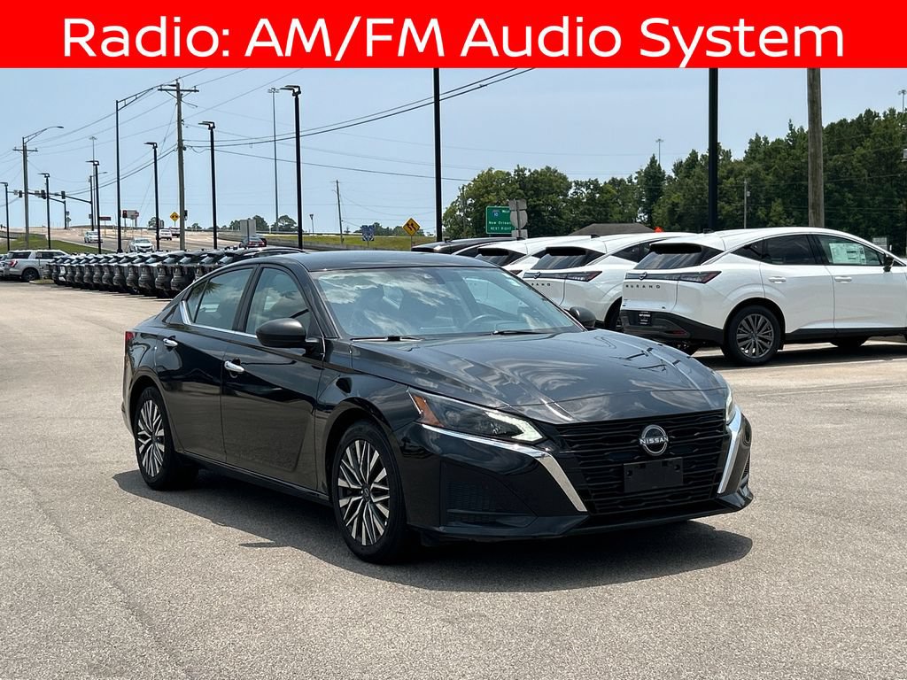 Used 2025 Nissan Altima 2.5 SV FWD image 9