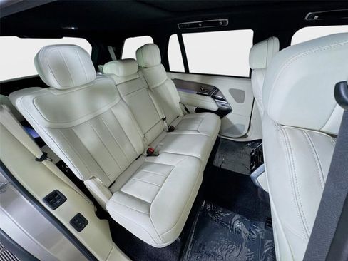 Certified 2023 Land Rover Range Rover Long Wheelbase SE AWD/4WD image 28