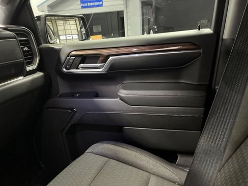 Used 2023 Chevrolet Silverado 1500 RST AWD/4WD image 19