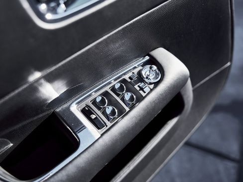 Used 2015 Rolls-Royce Wraith image 29