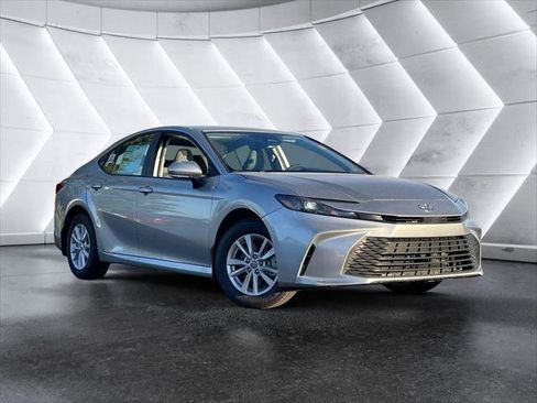 Certified 2026 Toyota Camry LE image 1