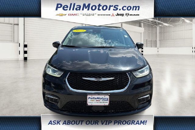Used 2023 Chrysler Pacifica Touring-L FWD image 7
