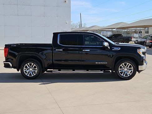 Certified 2021 GMC Sierra 1500 SLT image 2