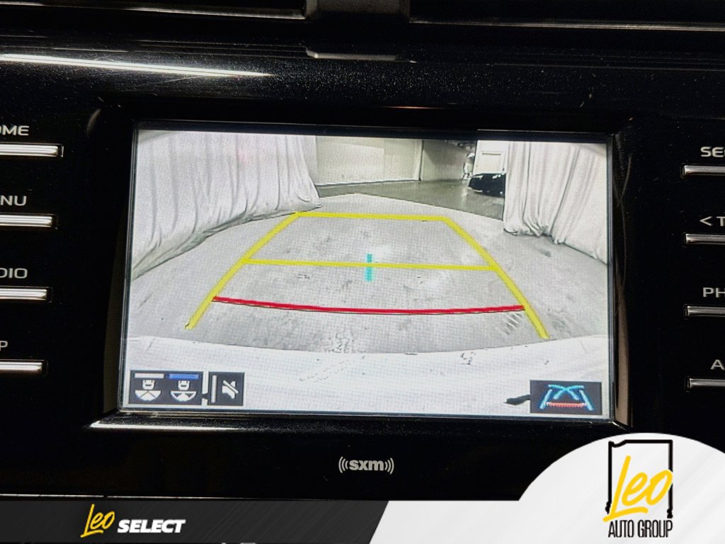 Used 2020 Toyota Camry SE w/ Convenience Package FWD image 16