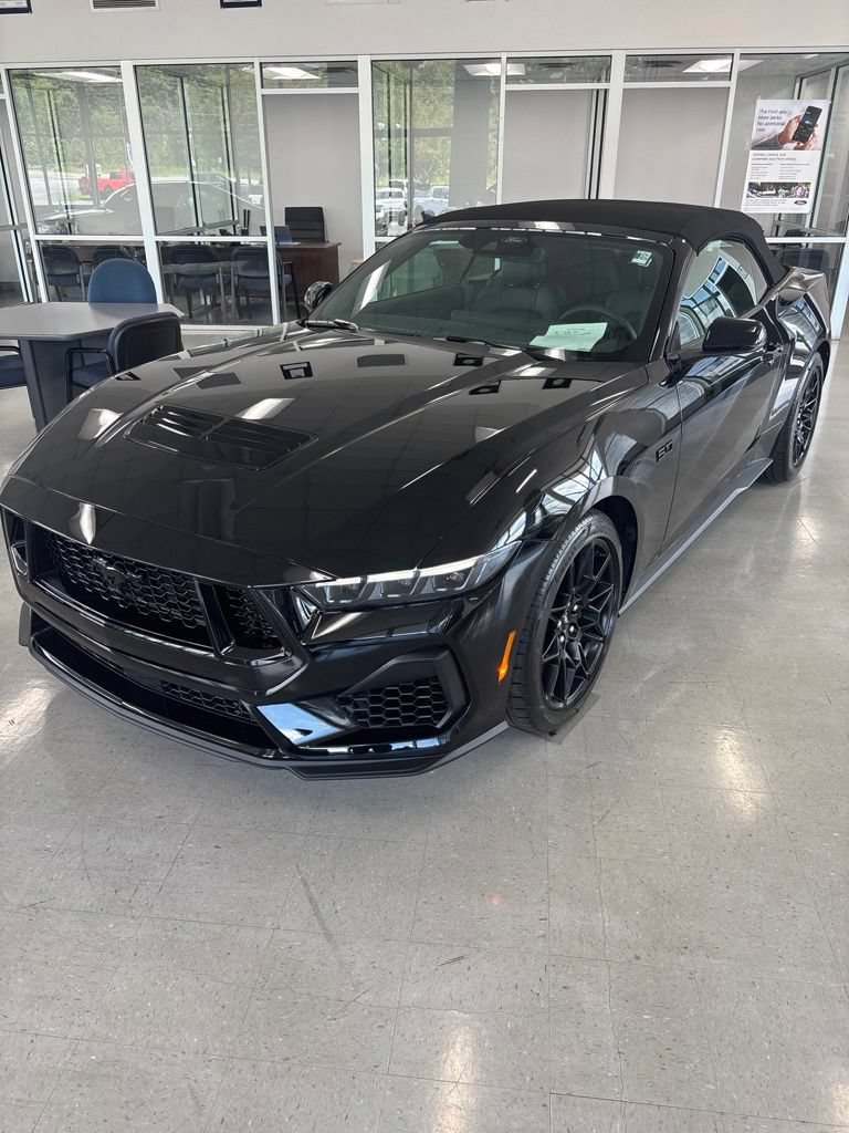 Used 2026 Ford Mustang GT Premium w/ GT Performance Package RWD image 1