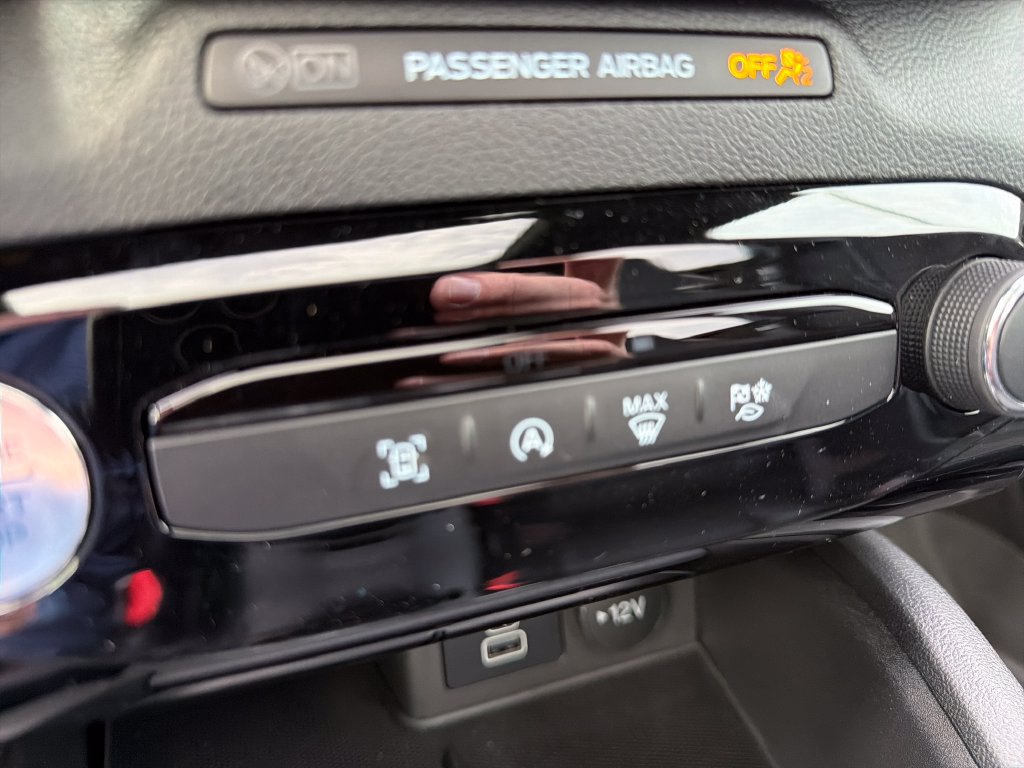 Used 2025 Ford Escape ST-Line w/ Tech Pack #1 FWD image 39