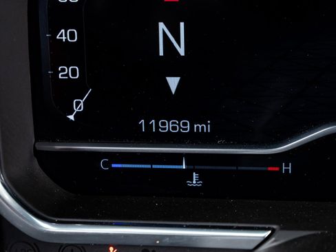 Used 2024 GMC Sierra 1500 AT4 w/ Technology Package image 18