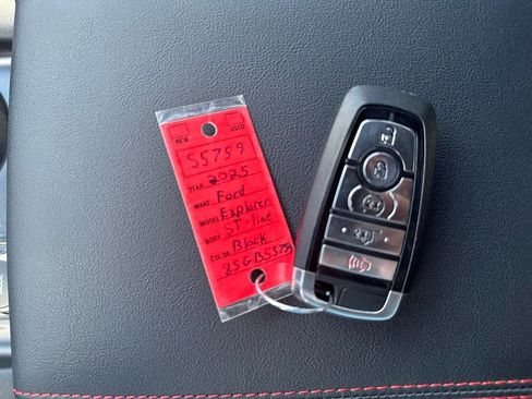 Used 2025 Ford Explorer ST-Line image 38