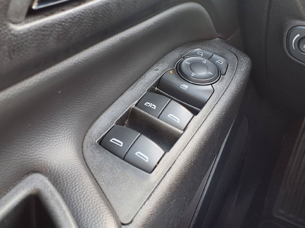 Used 2024 Chevrolet Equinox LT FWD image 19