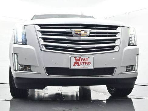 Used 2016 Cadillac Escalade Platinum AWD/4WD image 32