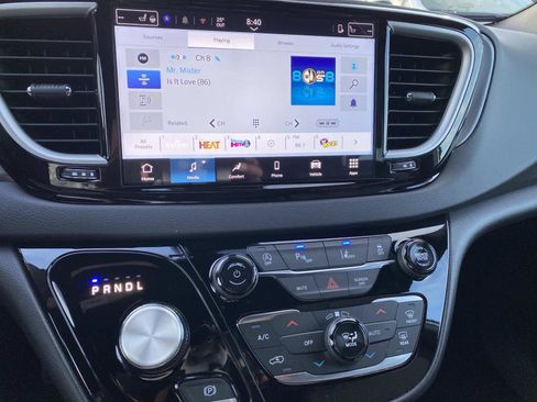 New 2026 Chrysler Voyager LX image 11