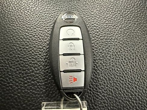 Used 2024 Nissan Titan SV w/ SV Bronze Edition Package image 29