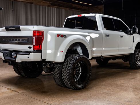 Used 2022 Ford F350 Platinum image 9