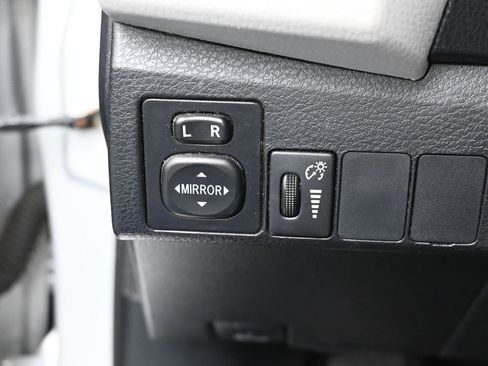 Used 2014 Toyota Corolla LE image 13