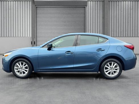 Used 2018 MAZDA MAZDA3 Sport w/ Preferred Equipment Package FWD image 30