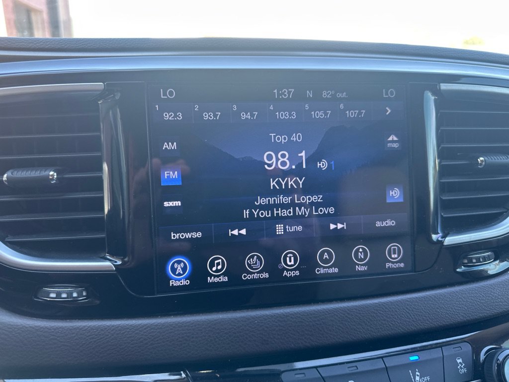 Used 2017 Chrysler Pacifica Touring-L Plus w/ Advanced Safetytec Group FWD image 22