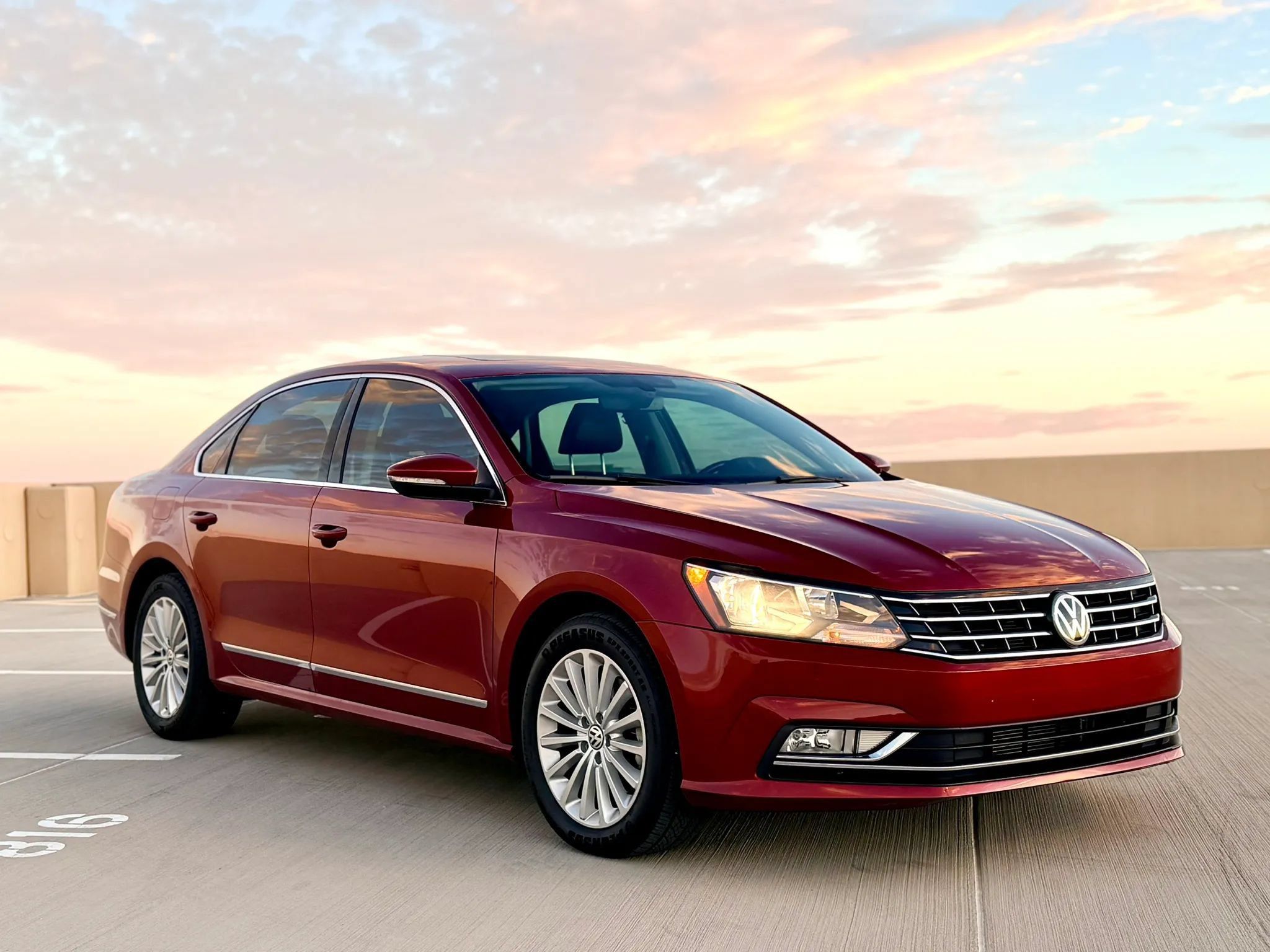 Used 2016 Volkswagen Passat 1.8T SE FWD image 2
