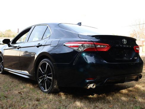 Used 2020 Toyota Camry XSE image 3