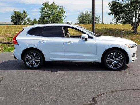 Used 2020 Volvo XC60 T6 Momentum w/ Protection Package AWD/4WD image 14