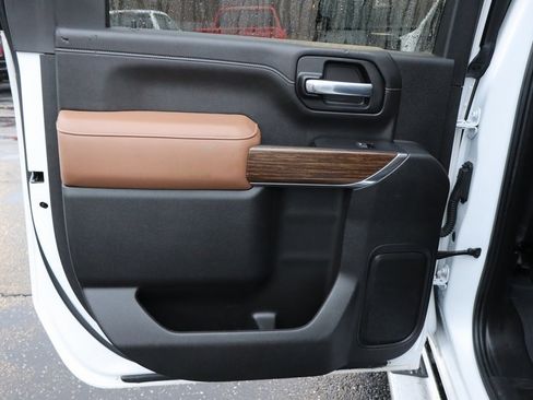 Used 2023 Chevrolet Silverado 3500 High Country w/ Z71 Off-Road Package image 34