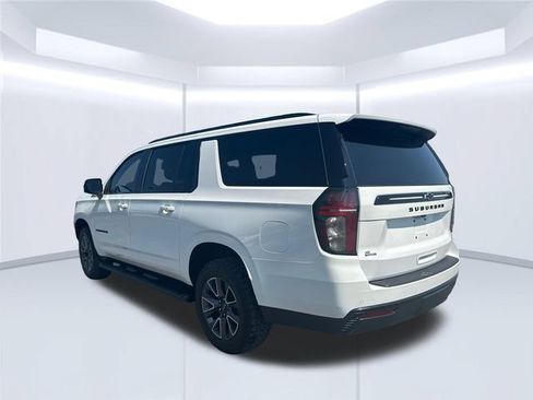 Used 2024 Chevrolet Suburban Z71 w/ Luxury Package AWD/4WD image 8