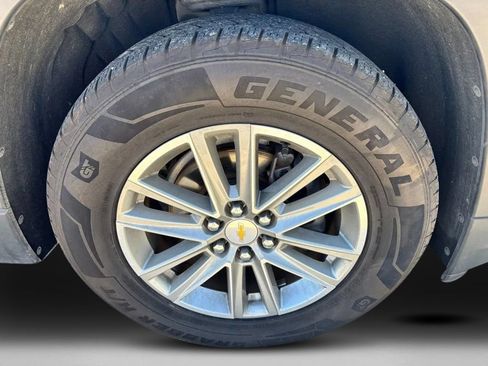 Used 2023 Chevrolet Traverse LT AWD/4WD image 10