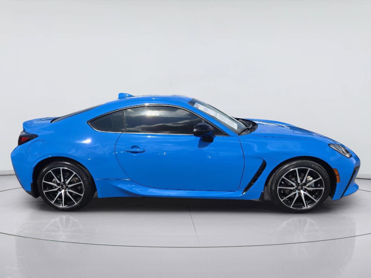 Used 2024 Toyota GR86 RWD image 4