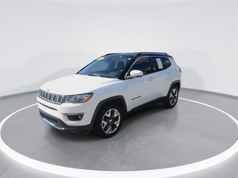 Used 2018 Jeep Compass Limited image 4