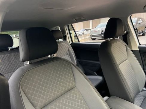 Used 2019 Volkswagen Tiguan S image 34