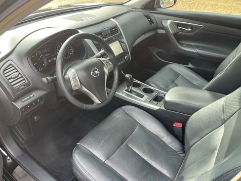 Used 2013 Nissan Altima 2.5 SL w/ Technology Pkg image 11