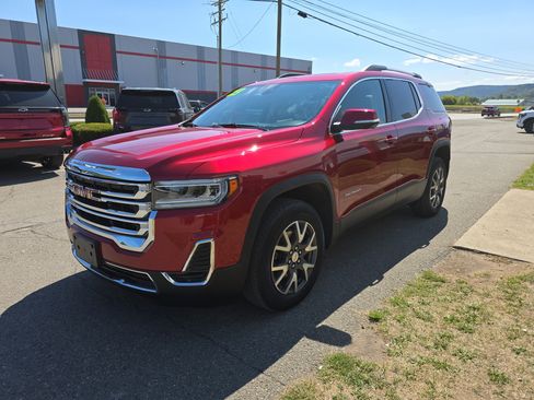Used 2023 GMC Acadia SLE w/ Driver Convenience Package image 8