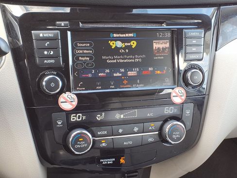 Used 2022 Nissan Rogue Sport SV w/ Technology Package image 26