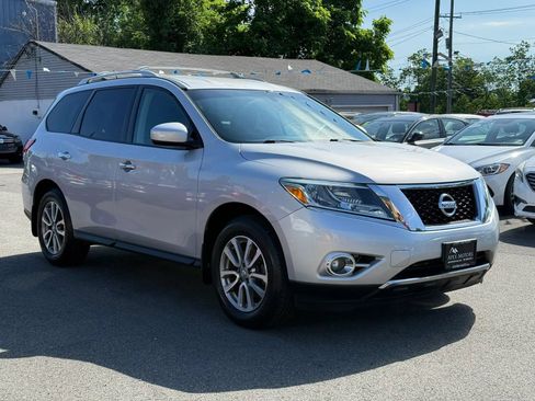 Used 2015 Nissan Pathfinder SV w/ Cargo Package AWD/4WD image 1
